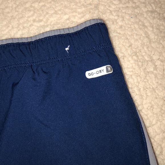 Men’s Old Navy athletic shorts - Picture 2 of 4